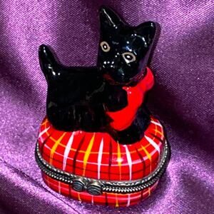 Porcelain Trinket Pill Box Scottie Dog Scottish Terrier Red Tartan Vintage Plaid